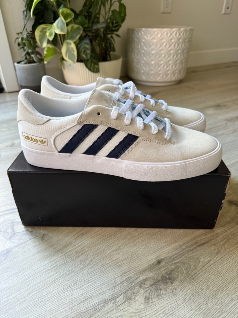 NWB adidas Matchbreak Super Men’s 11 Womens 12.5 white navy skateboarding canvas - Picture 2 of 13